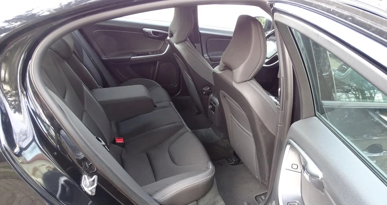 Volvo S60 cena 44900 przebieg: 207000, rok produkcji 2014 z Elbląg małe 232